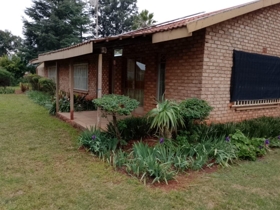 Commercial Property for Sale in Hartbeesfontein North West